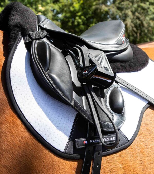 Premier Equine Close Contact Airtechnology Shockproof Wool GP/Jump Saddle Pad in White/Black Wool – view 2
